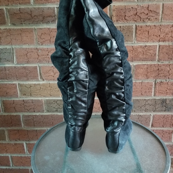 WOMANS' VINTAGE OVER-THE-KNEE SUEDE BOOT W LEATHER STRIPEDOWN BACK. FLAT Sz7 ITA - Picture 3 of 6